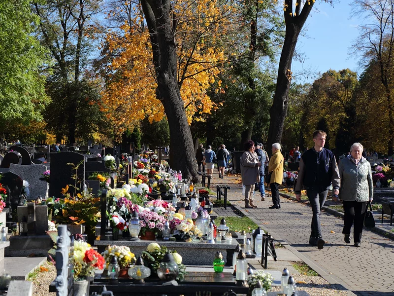 2 listopada dniem wolnym? Polacy chcieli długiego weekendu, Sejm zdecydował