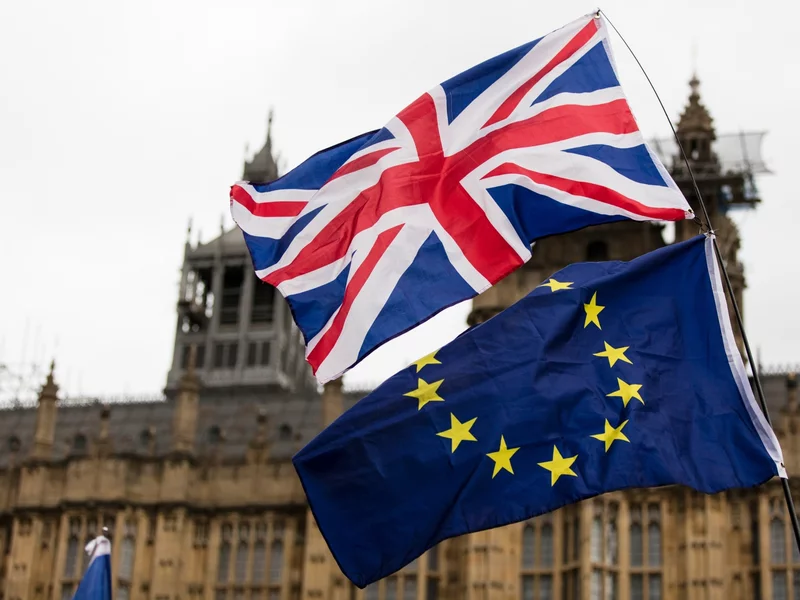 Przestroga. Ten sondaż powinni zobaczyć zwolennicy polexitu