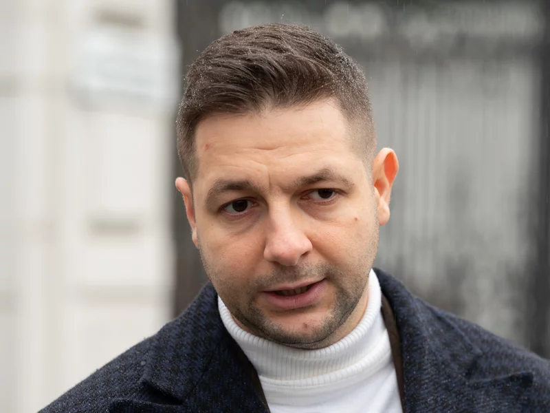 Patryk Jaki może mieć problemy. Został przyłapany na wykroczeniu. Policja bada sprawę