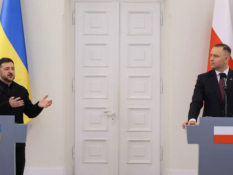 Ekspert ocenił mowę ciała Zełenskiego i Nawrockiego. „Pozycja gorylka”