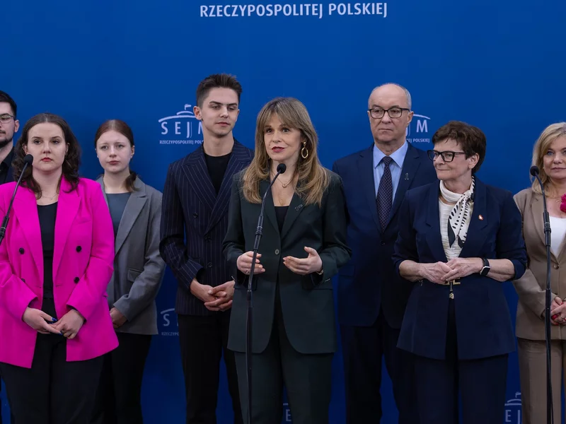 Dwa sondaże partyjne. Mocna zmiana ws. jednego ugrupowania
