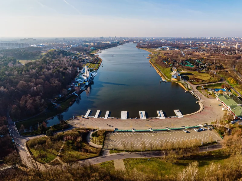 Kuria zarobi 421 mln zł. Sprzedała osiedle razem z mieszkańcami