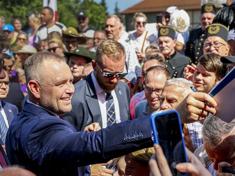 Nawrocki pobił rekord, jest jednak „ale”. Tak Polacy ocenili jego prezydenturę