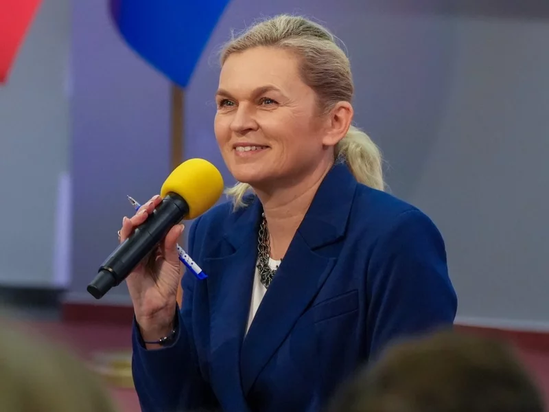 Szefowa MEN o „obrzydliwych kłamstwach” byłego metropolity. „Przynosi wstyd Kościołowi”