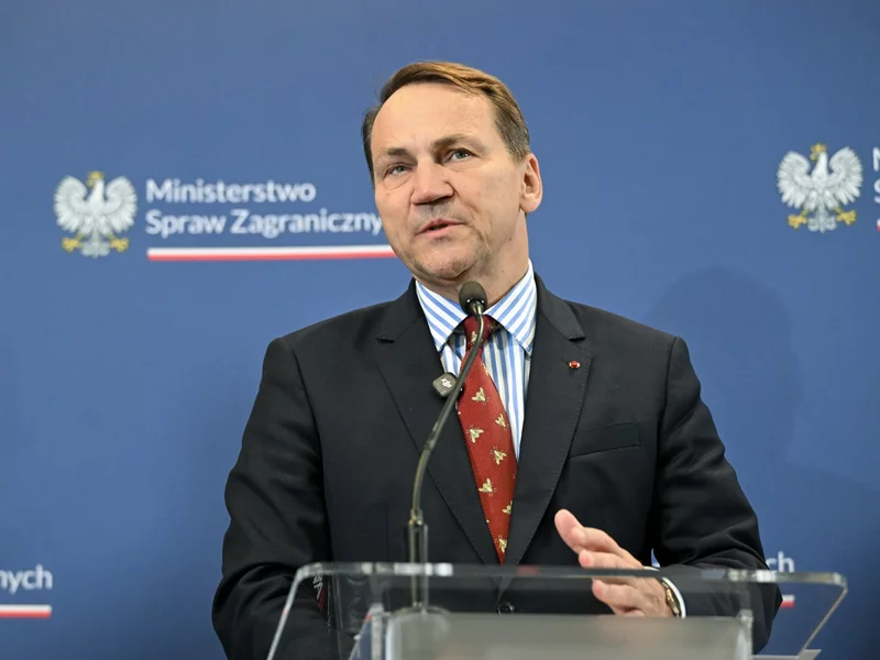 Orban z wizytą w Polsce. Wymowna reakcja Sikorskiego. Wystarczyły trzy słowa