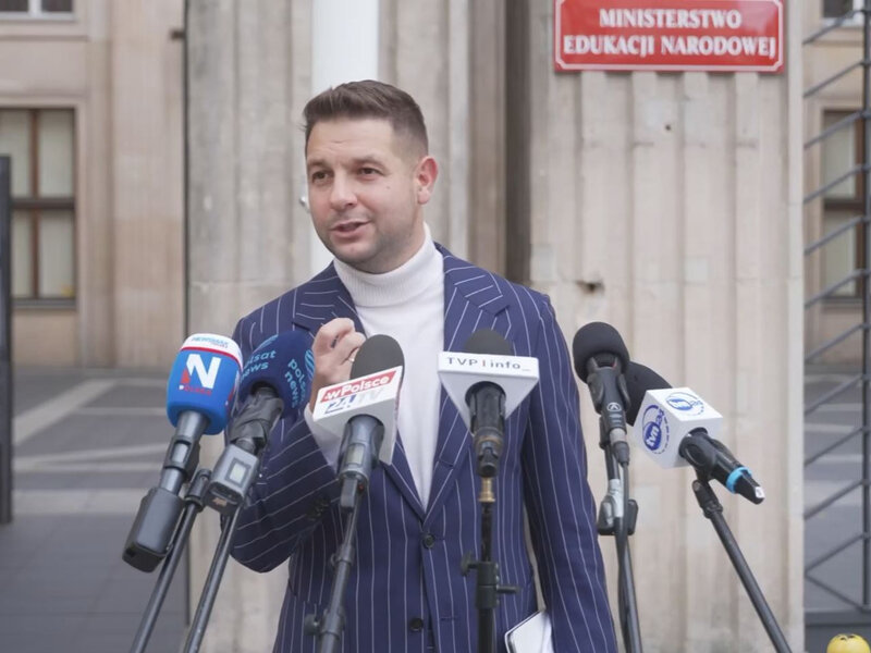 Europoseł PiS grzmi ws. decyzji MEN. „To jest skandal, albo trzeba użyć dużo mocniejszych słów”