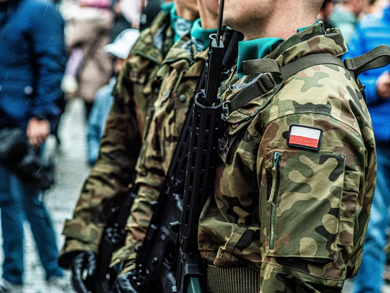 Szokujące zarzuty wobec oficera AWL. Miał poniżać i bić podchorążych