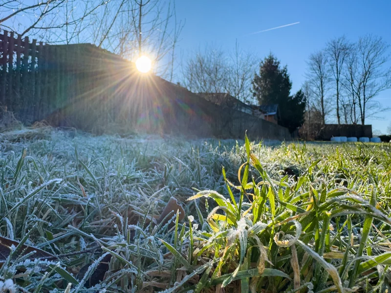 Śnieg, mgły i... 12 stopni Celsjusza. Takiej pogody dawno nie było