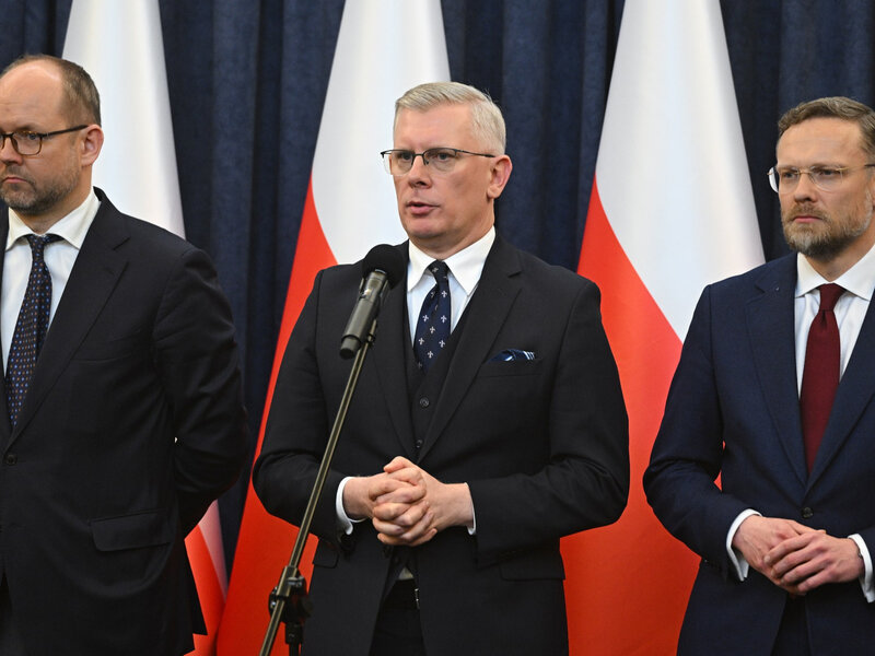 Rekordowo długie posiedzenie RBN. „Mam dla państwa złą informację”