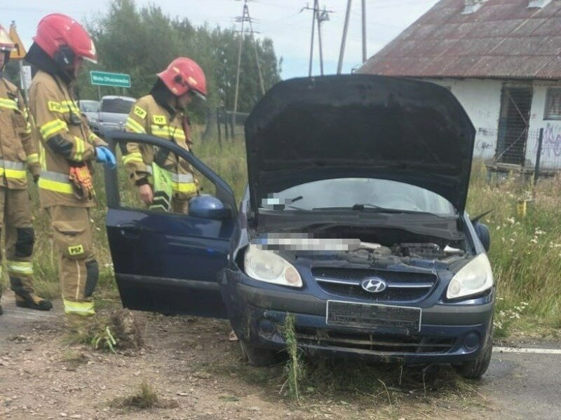 Posadził nieprzytomną kobietę za kierownicą. Chciał zrzucić na nią winę