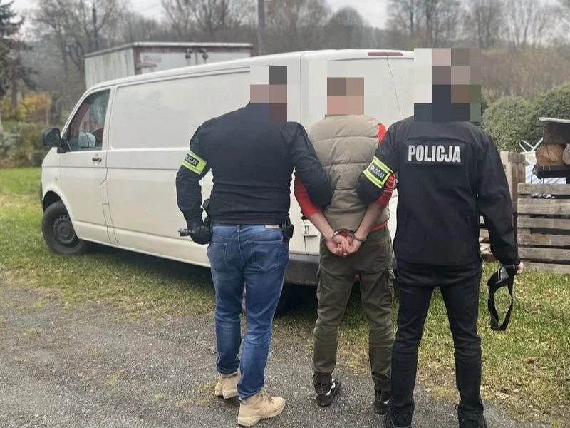 Groza w południowo-zachodniej Polsce. Kierowca próbował wciągnąć nastolatkę do busa