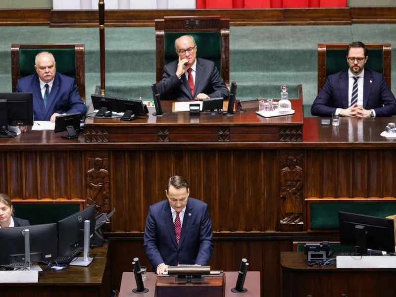 Fala komentarze po expose Radosława Sikorskiego. W sieci zawrzało