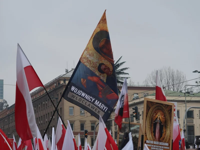 Przyjechali z całej Polski. Ponad cztery tys. Wojowników Maryi przeszło z różańcami przez miasto