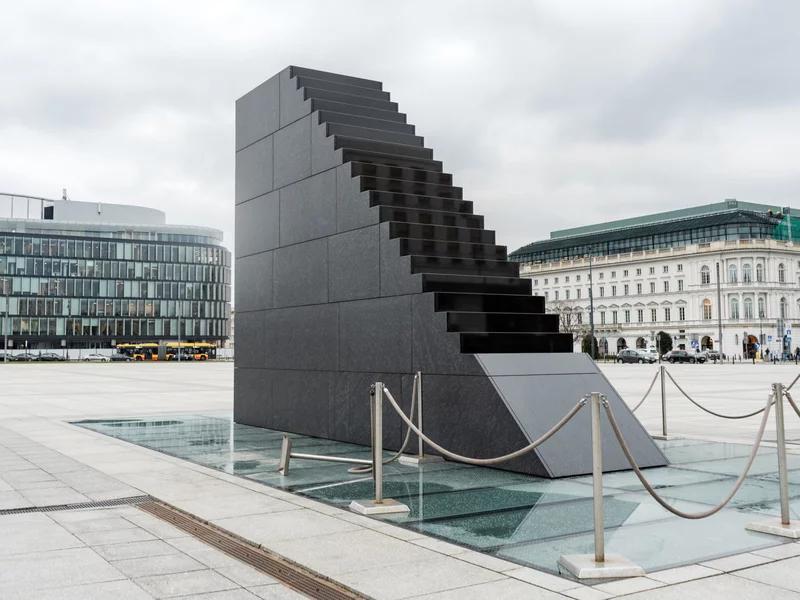 Skandaliczny napis w Google Maps. Tak zmieniono nazwę pomnika smoleńskiego