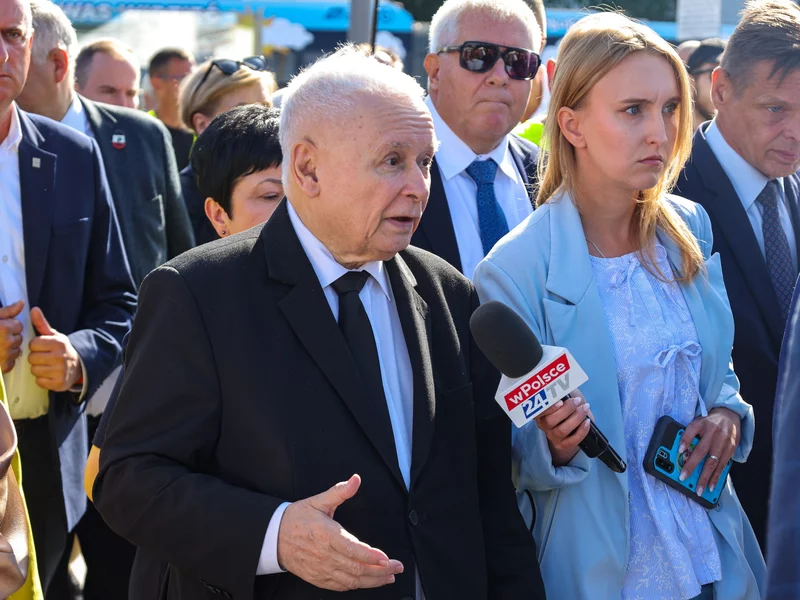 Kaczyński reaguje po konferencji Brauna. PiS zawiesza „głośne nazwisko”