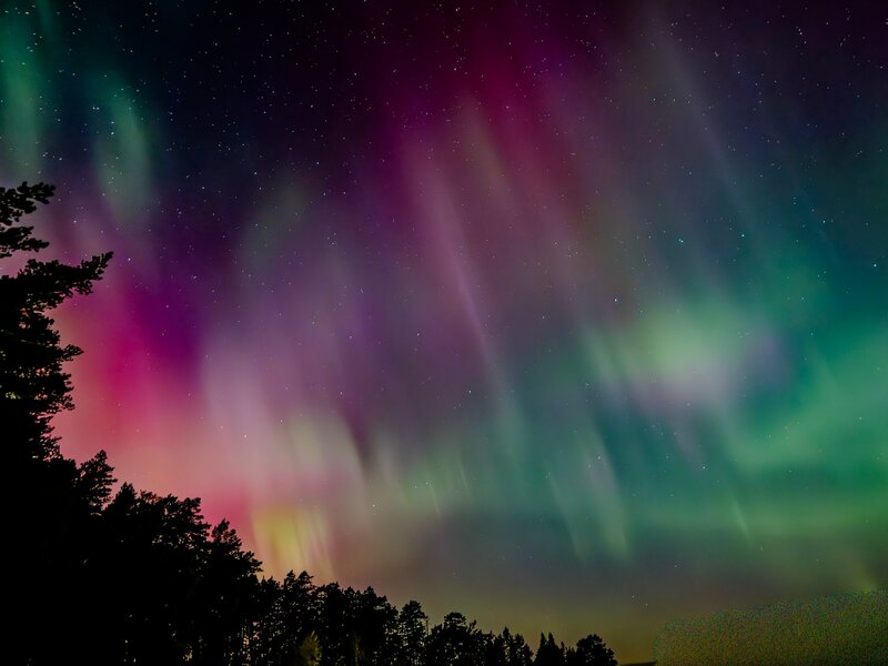 Aż 40 rozbłysków na Słońcu w krótkim czasie. Są szanse na zorzę w Polsce?