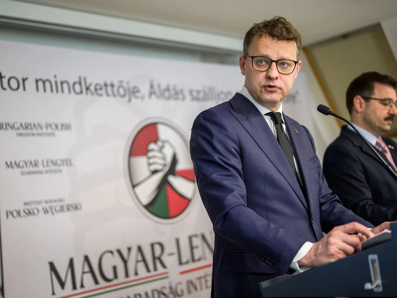 Romanowski z intratną fuchą na Węgrzech. Pomogli ludzie Orbana