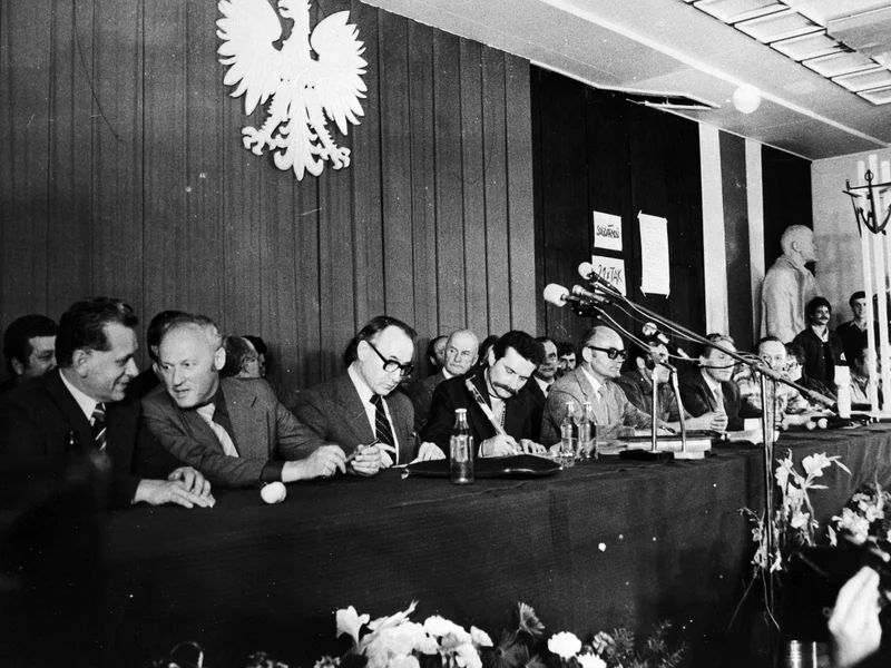 Łatwy quiz z historii Polski. Znasz te daty z czasów PRL?