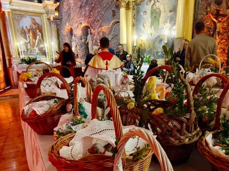 200 metrów w dół. Podziemna tradycja przyciąga tłumy Polaków