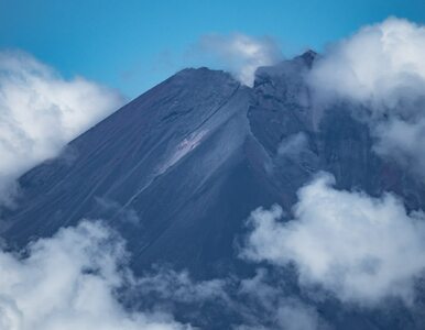 Miniatura: Na Islandii wybuchł wulkan. Chmura...