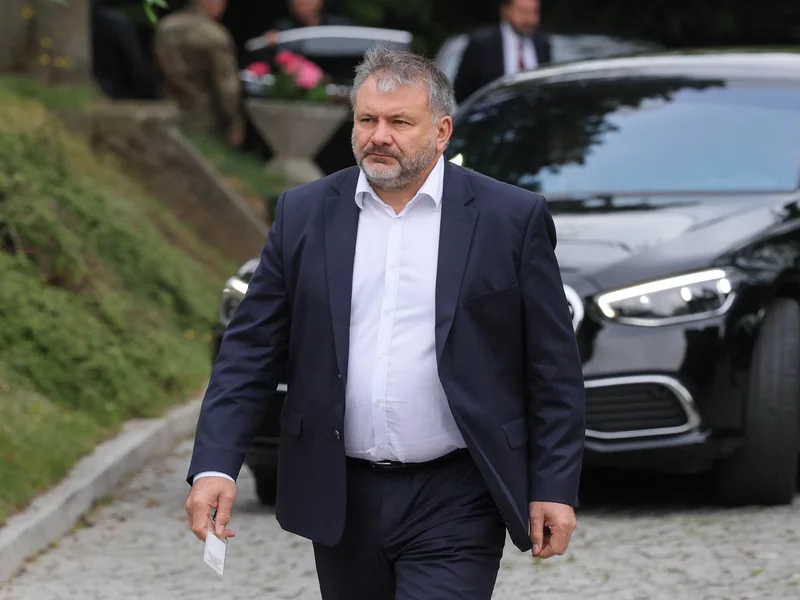 Żurek odwołał żonę bliskiego współpracownika Nawrockiego. Ujawniono szczegóły