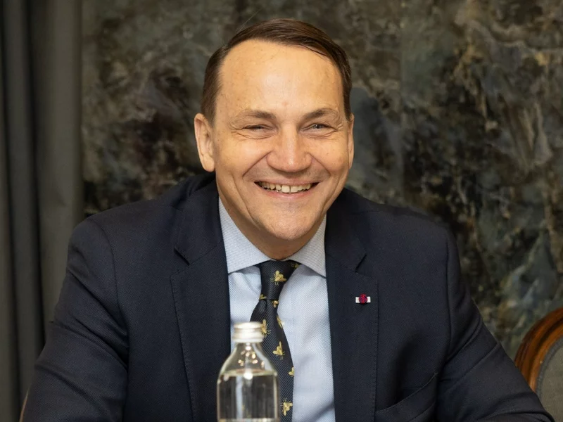 Sikorski zakpił z PiS. „Chciałbym, aby były co najmniej dwa”