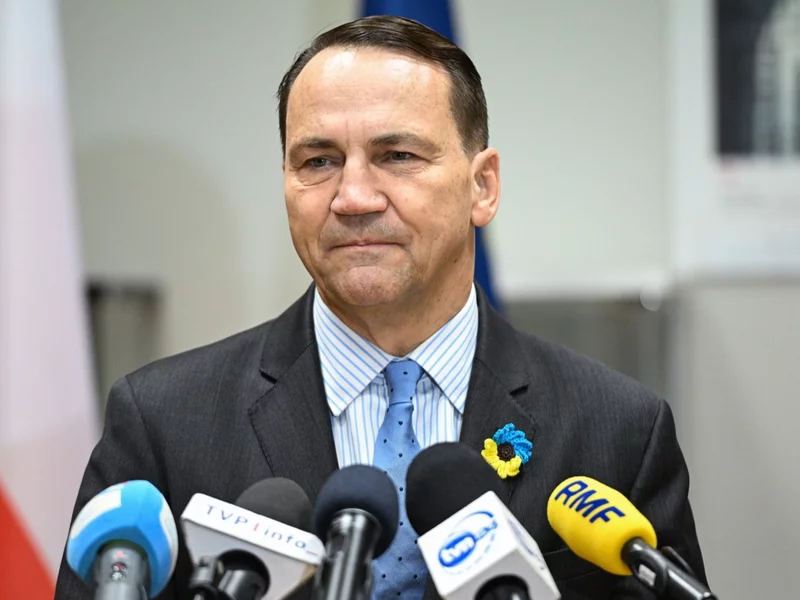 TVP nie pokaże filmu. Radosław Sikorski kazał wyciąć jedną scenę